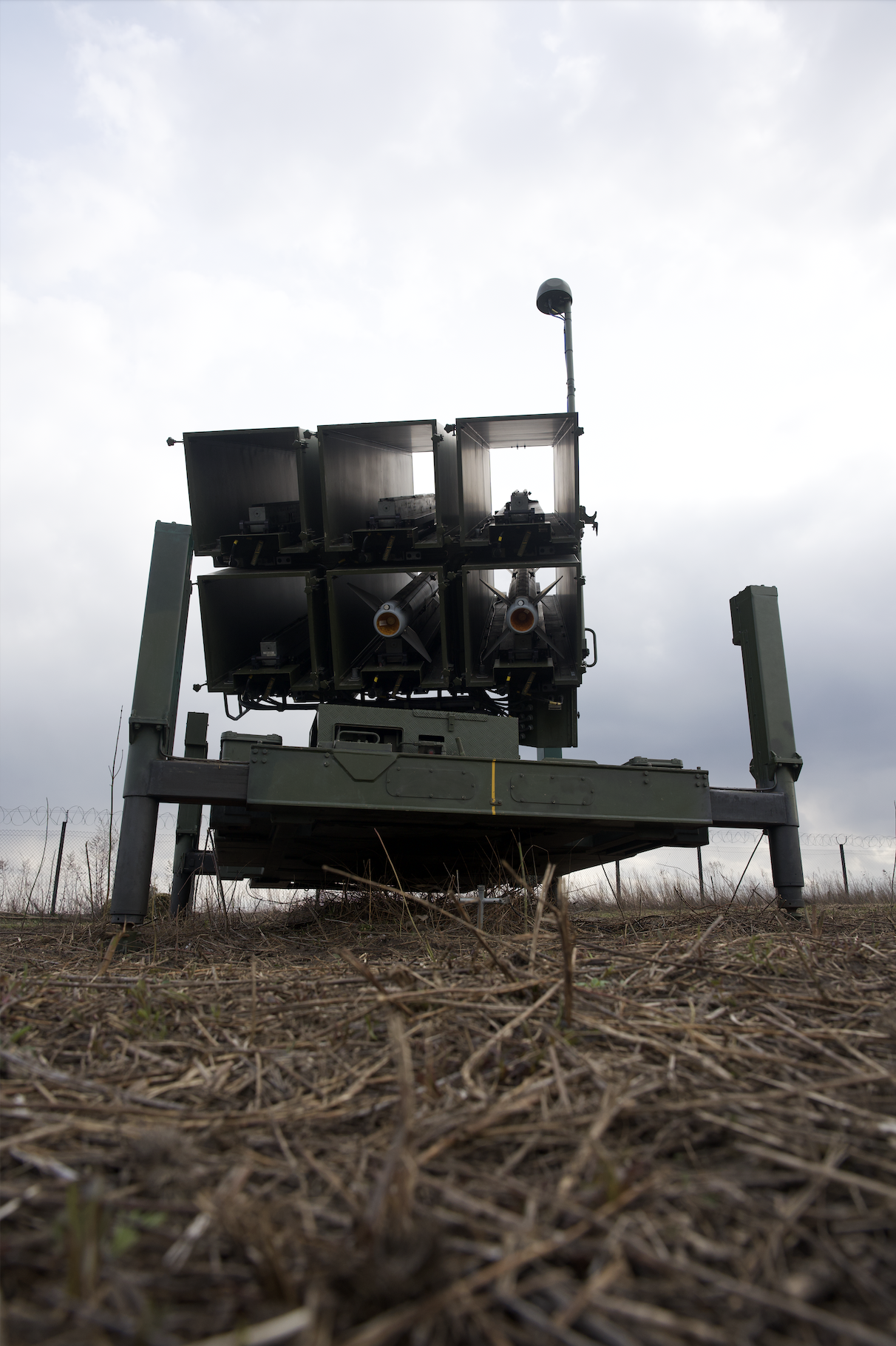 Некоторые комплексы ПВО иногда стоят пустые, а атаку надо отражать: интервью с Игнатом